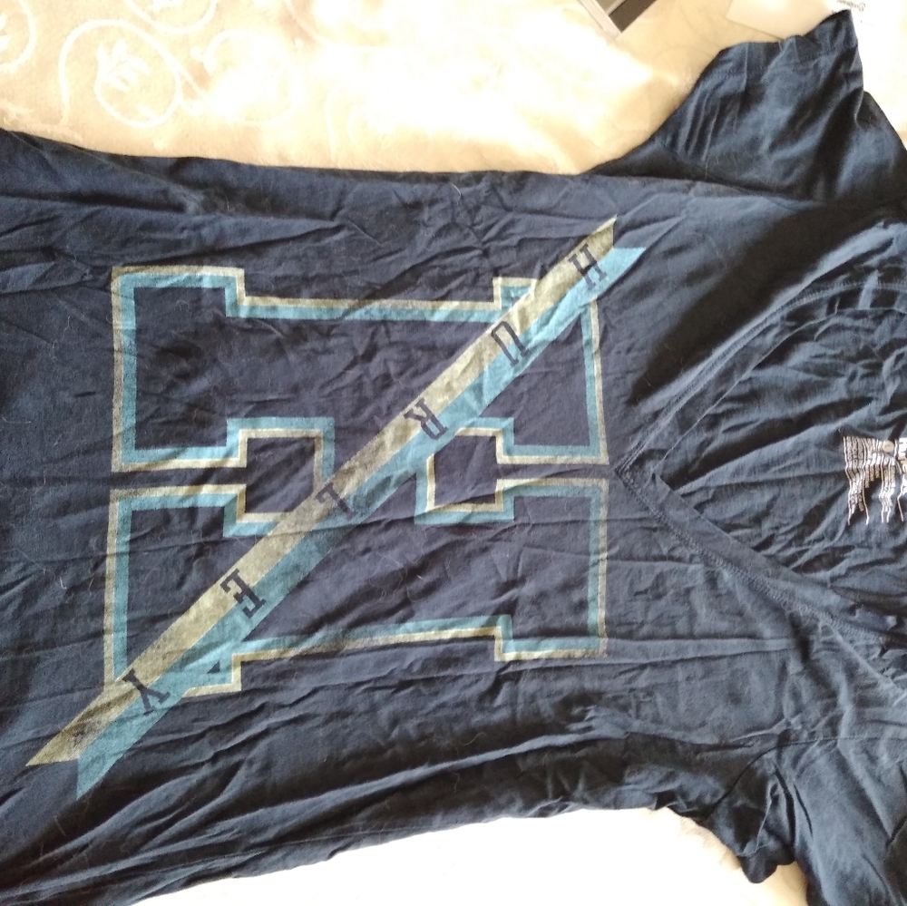 Hurley t shirt